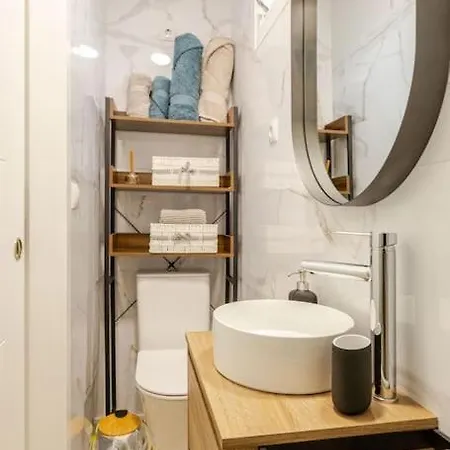 Апартаменты New! Cozy For Couples With Private Patio Севилья