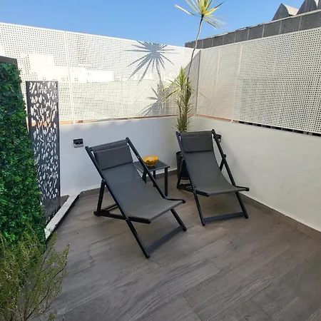 Lejlighed New! Cozy For Couples With Private Patio Sevilla