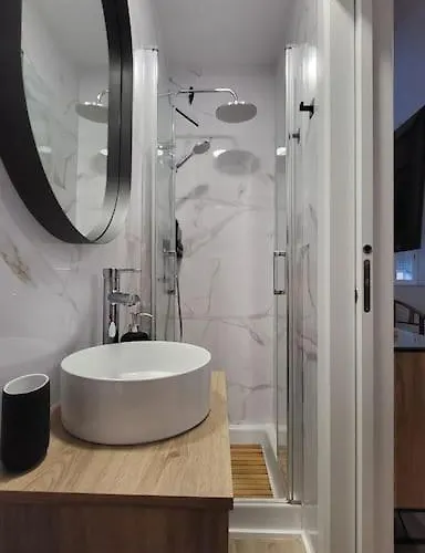 아파트 New! Cozy For Couples With Private Patio *