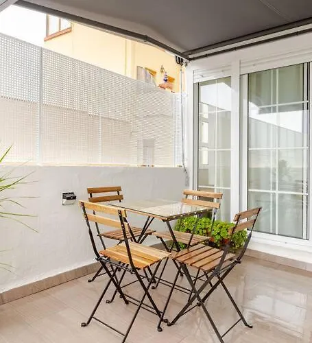 New! Cozy For Couples With Private Patio 아파트