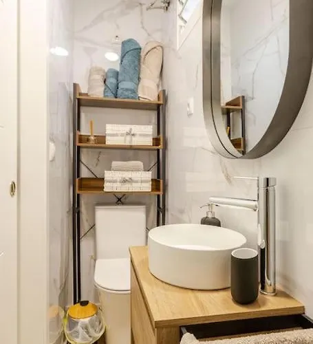 아파트 New! Cozy For Couples With Private Patio 세비야