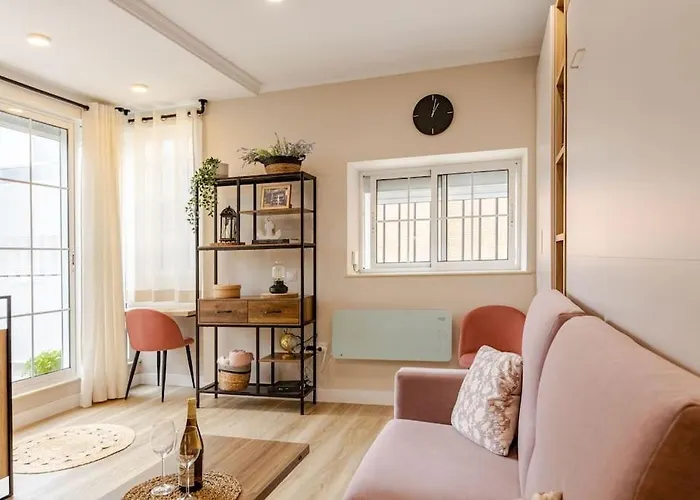 New! Cozy For Couples With Private Patio 아파트