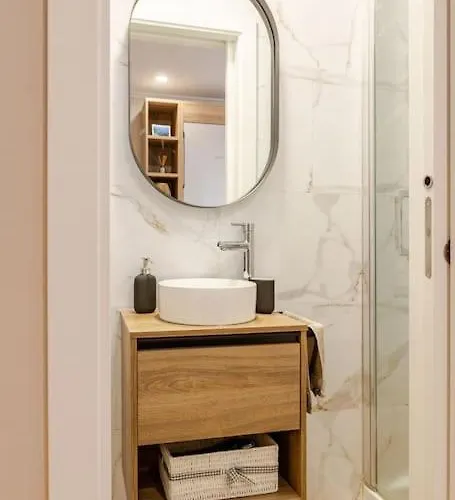 아파트 New! Cozy For Couples With Private Patio