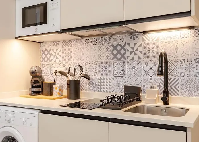 New! Cozy For Couples With Private Patio 세비야