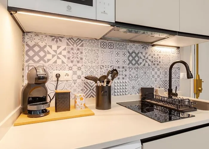 New! Cozy For Couples With Private Patio 아파트