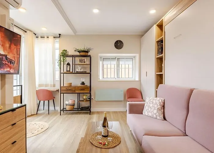 아파트 New! Cozy For Couples With Private Patio 세비야