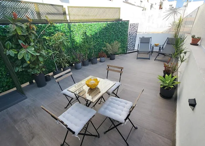 New! Cozy For Couples With Private Patio 아파트