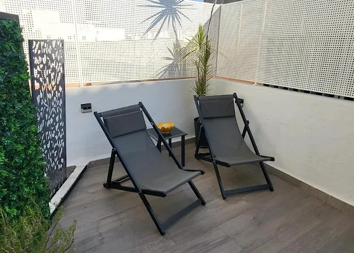 아파트 New! Cozy For Couples With Private Patio 세비야