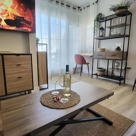 New! Cozy For Couples With Private Patio 公寓