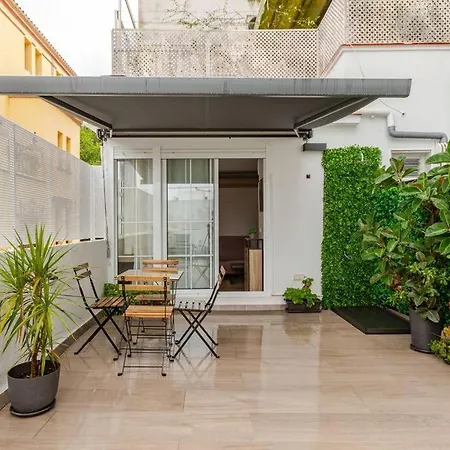 New! Cozy For Couples With Private Patio 公寓 *