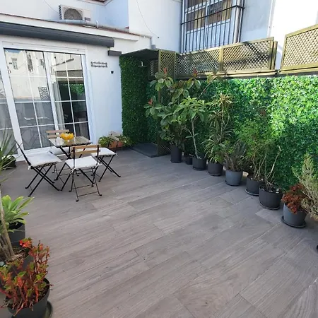 New! Cozy For Couples With Private Patio 塞维利亚